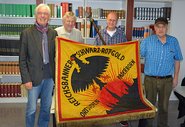 SPD-Ortsverein übergibt historische Fahne SPD-Ortsverein übergibt historische Fahne