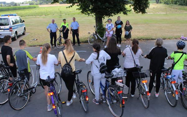 Fahrradtraining für ukrainische Flüchtlinge
