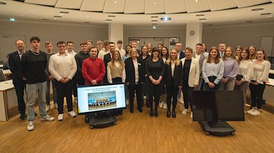 Landrat begrüßte 28 neue Nachwuchskräfte Landrat begrüßte 28 neue Nachwuchskräfte