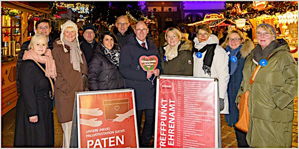 Ehrenamt stellt auf dem Weihnachtsmarkt aus
