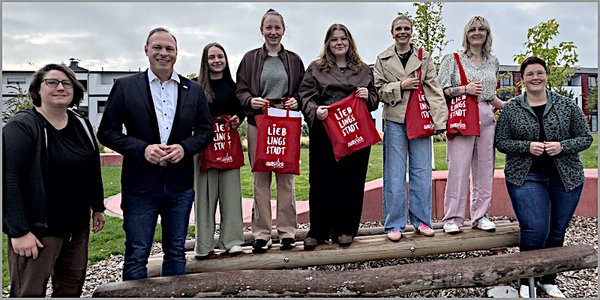 Fünf neue Auszubildende zur Erzieherin Fünf neue Auszubildende zur Erzieherin