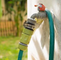 Die Stadt Delbrück ruft dringend zum Wassersparen auf. 