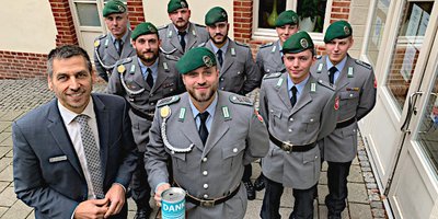 Soldaten aus Augustdorf sammeln für Kriegsgräberfürsorge Soldaten aus Augustdorf sammeln für Kriegsgräberfürsorge