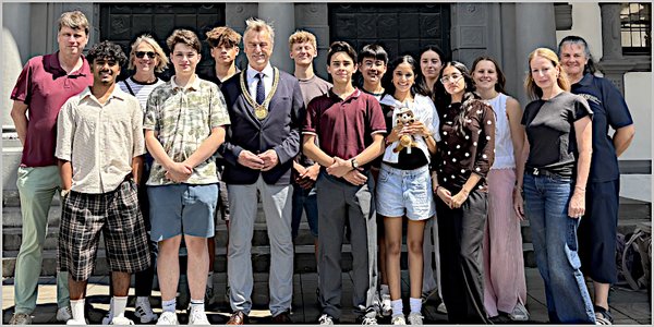 Schüler aus Johannisburg im Rathaus begrüßt