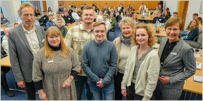 Absolventen erhalten Weiterbildungsstipendium Absolventen erhalten Weiterbildungsstipendium