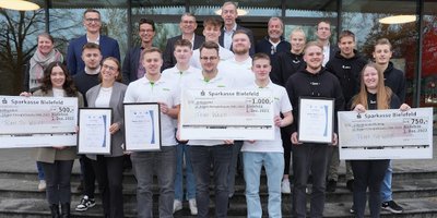 Auszubildende für Projekte ausgezeichnet Auszubildende für Projekte ausgezeichnet