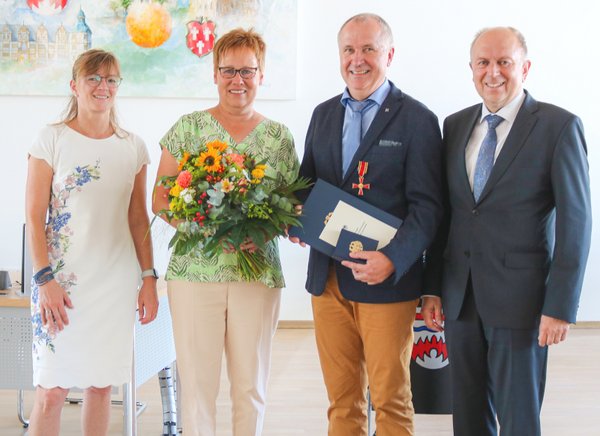 Müller mit Bundesverdienstkreuz geehrt