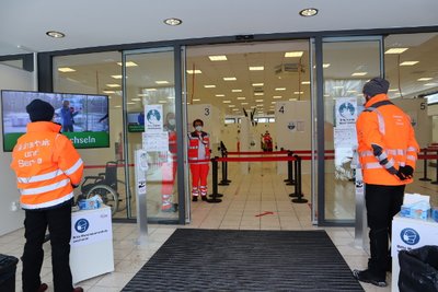 Impfzentrum hängt abends eine Stunde dran Impfzentrum hängt abends eine Stunde dran