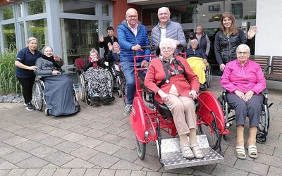 Mit 99 auf Rikscha-Tour durch Delbrück Mit 99 auf Rikscha-Tour durch Delbrück