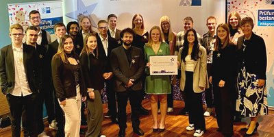 Azubis bei Landesbestenehrung vorn Azubis bei Landesbestenehrung vorn