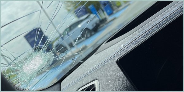 Gegenstand traf PKW auf der BAB