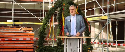 Neues Verwaltungsgebäude feierte Richtfest