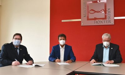 Hand in Hand für den Kinderschutz