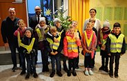 Kinder mit Warnwesten ganz schön helle Kinder mit Warnwesten ganz schön helle