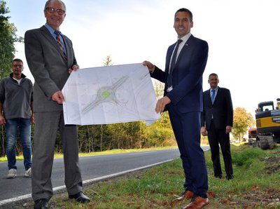 Neuer Kreisel erschließt das Gewerbegrundstück Neuer Kreisel erschließt das Gewerbegrundstück