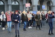 Protesttanz als Zeichen gegen Gewalt an Frauen Protesttanz als Zeichen gegen Gewalt an Frauen