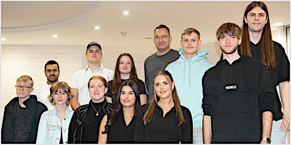 Paderborn (up). Insgesamt sieben junge Menschen haben Anfang August 2025 ihre Ausbildung an der Universität Paderborn begonnen. 