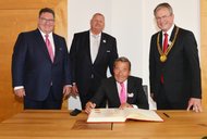 Wolfgang Grupp im Goldenen Buch