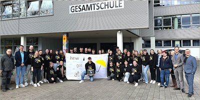 Gesamtschule Büren lässt Abiturstein ein