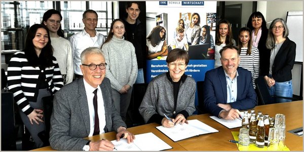 Universität Bielefeld und Gertrud-Bäumer-Realschule starten Kooperation 