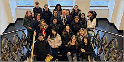 Jugendliche aus Lissabon im Rathaus zu Gast