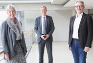 Frank Scheffer übergibt an Dr. Angela Lißner Frank Scheffer übergibt an Dr. Angela Lißner