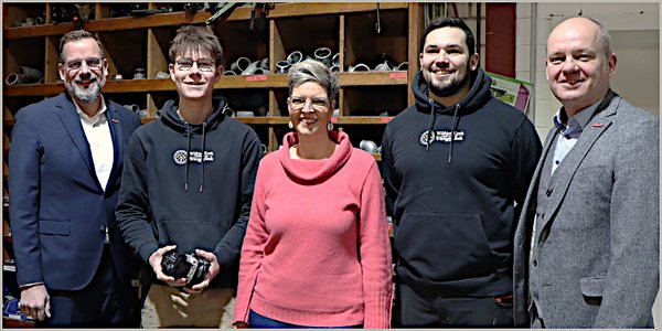 Wibke Brems informiert sich über Pilotprojekt