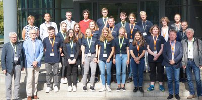 15 Schülerinnen und Schüler  am Centrum für Biotechnologie
