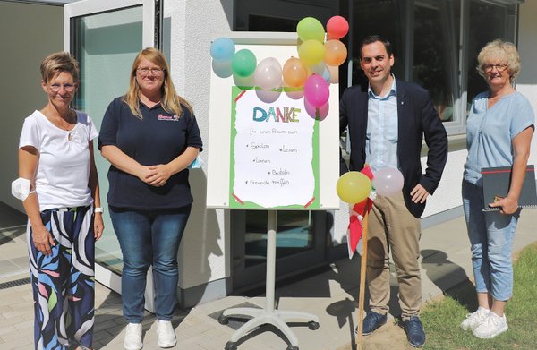 Neuankömmlinge in neuen Räumen begrüßt