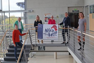 Wie Frauen alles unter einen Hut bringen Wie Frauen alles unter einen Hut bringen