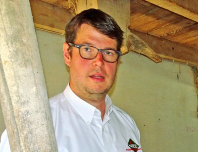 Schlachtermeister Richard Nier prüft persönlich die Tierhaltung in seinen Lieferbetrieben. Regionale Produkte im Aufwind