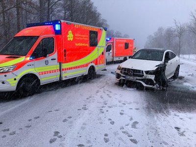 Serie von Glätteunfällen - Sieben Verletzte