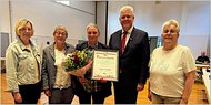Brigitte Kersting mit der Ehrennadel geehrt