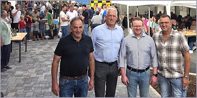 Wiedereröffnung der Dorfstraße in Weine gefeiert
