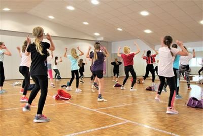 Tanzprojekt wird fortgesetzt Tanzprojekt wird fortgesetzt