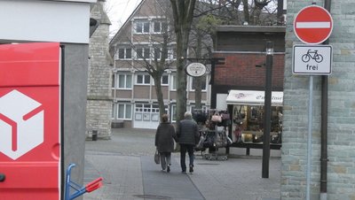 Neue Beschilderung am Kirchplatz