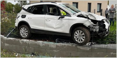 Fahrer und Beifahrer bei Probefahrt schwer verletzt Fahrer und Beifahrer bei Probefahrt schwer verletzt