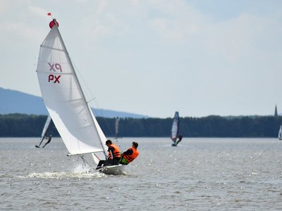 Eigenes Renn-Segelboot