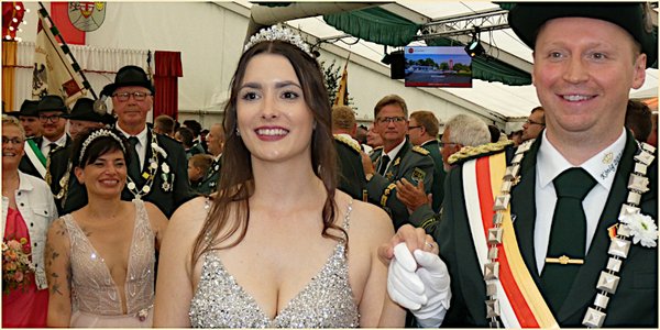 Bombenstimmung im Westenholzer Festzelt