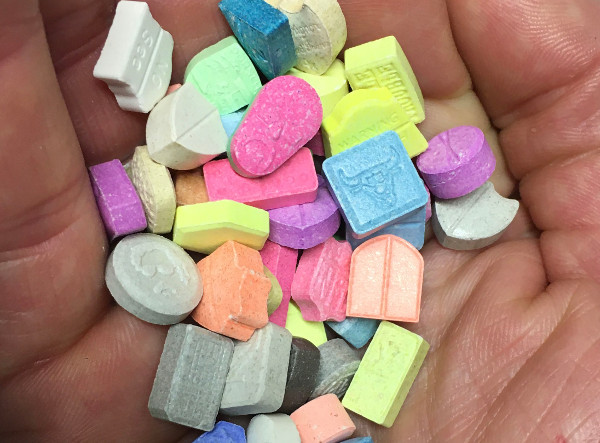 Wirkstoffgehalte der Ecstasy-Pillen (XTC) immer höher und gefährlicher