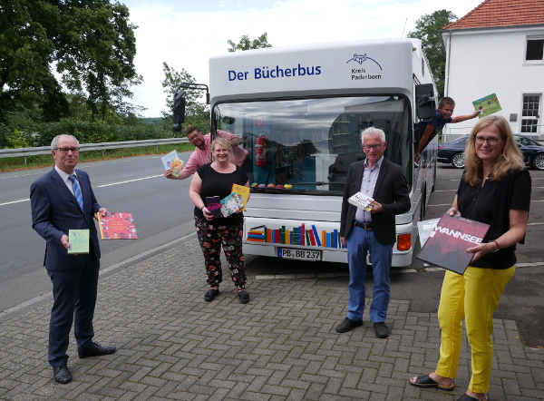 Bücherbus: Auswahl ein Stück bunter 