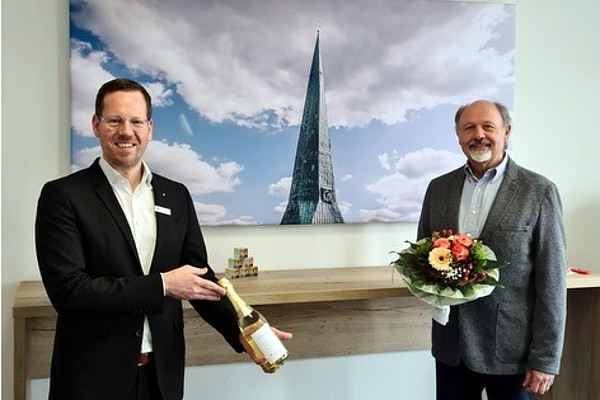 Glücklicher Gewinner bei der Sparlotterie Glücklicher Gewinner bei der Sparlotterie