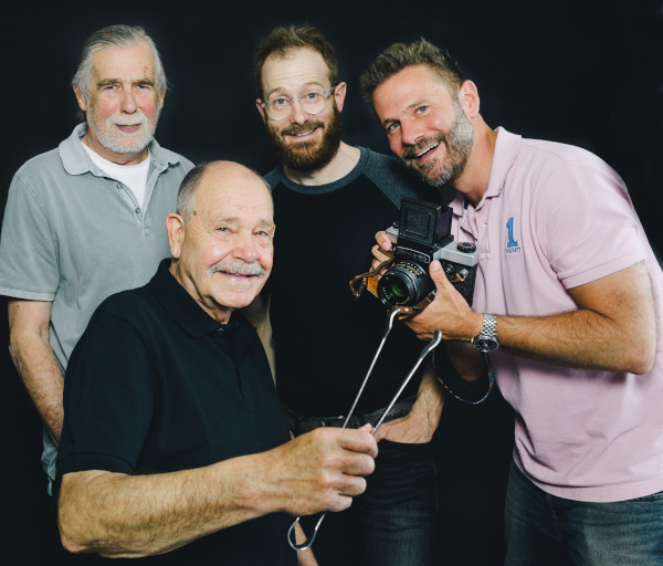 Fotografen des Verein Cheezze mit Marktbeschicker Jürgen Perl