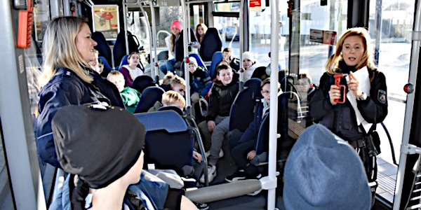 Busschule: Gefahren erkennen