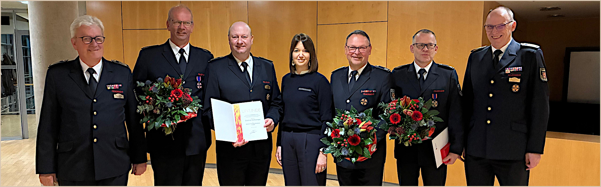 Mit Feuerwehr-Ehrenkreuz in Gold geehrt