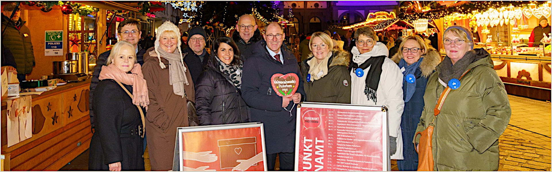 Ehrenamt stellt auf dem Weihnachtsmarkt aus