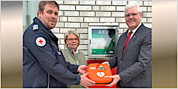 Defibrillator am Delbrücker Rathaus Defibrillator am Delbrücker Rathaus